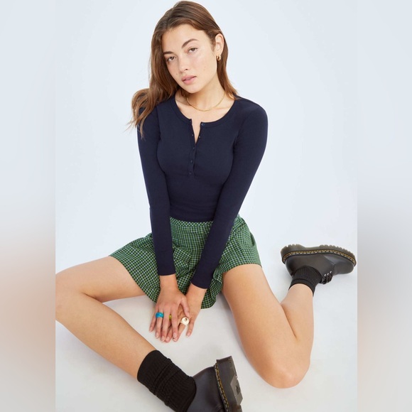 Aritzia Sunday Best Olive Pleated Skirt Plaid - Picture 4 of 7